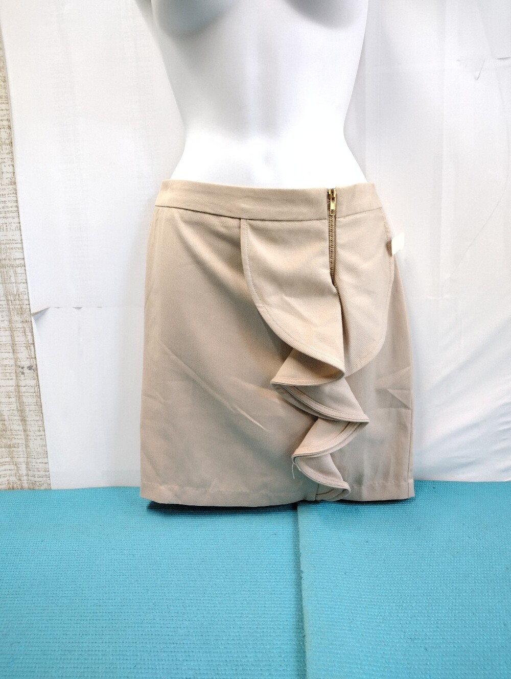 Women's Mini Skirt with Side Zipper With Ruffles Tan Size S